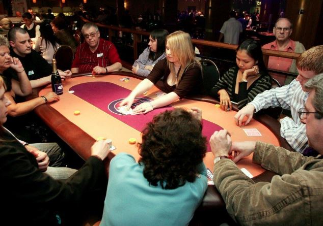 The Evolution of Online Casinos: From Brick and Mortar to Virtual Gambling