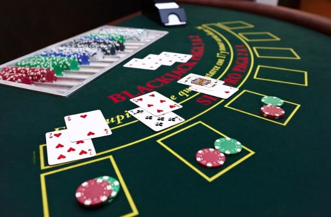 The Difference Between Online and Live Blackjack